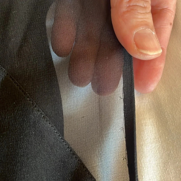 • Vince Silk Shift Dress
• Black
• Sleeveless with Crew Neck. Party office  wear - Picture 12 of 15